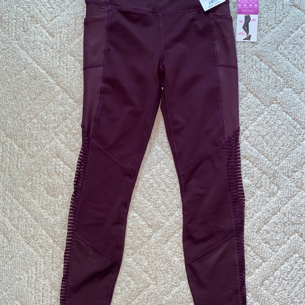 NWT Free2B Leggings - Medium